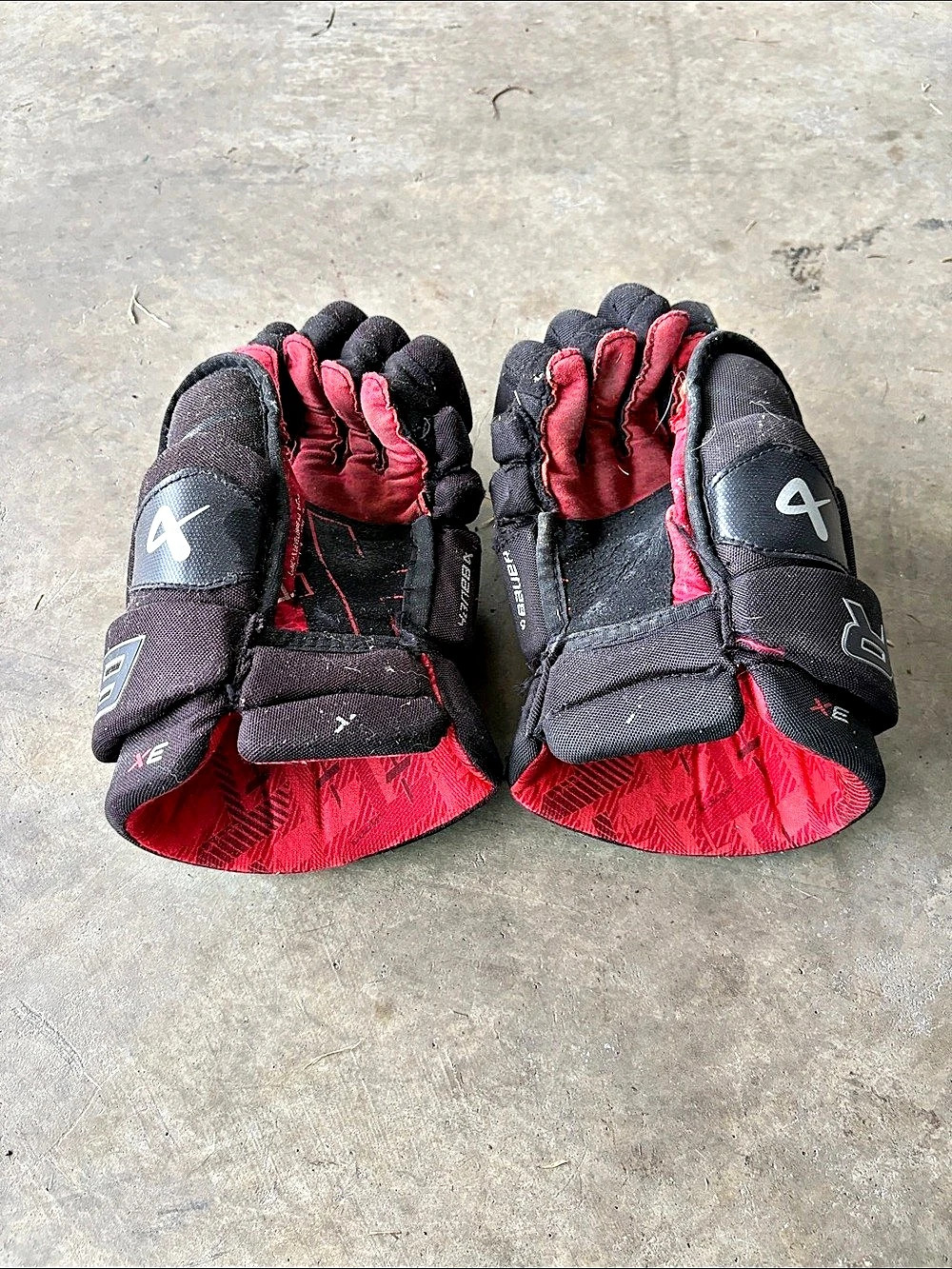 Bauer Vapor 3X Hockey Gloves Black & Red